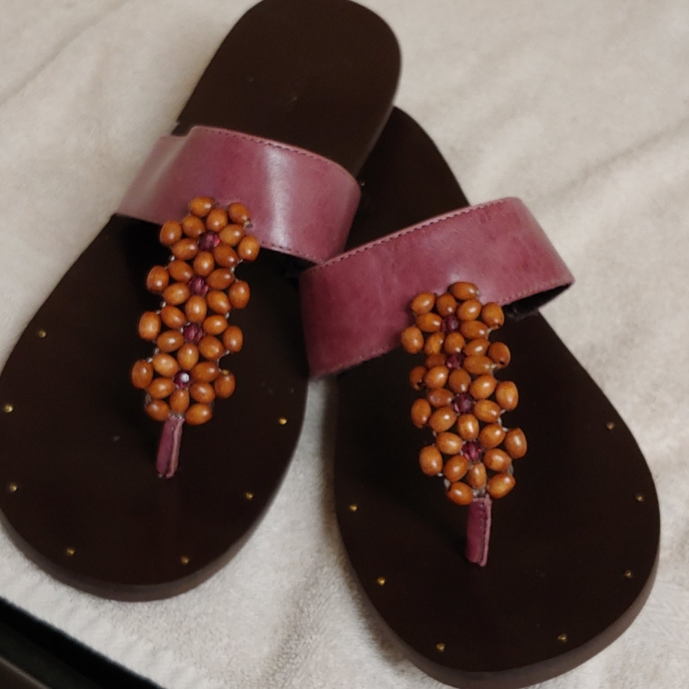 Bass sandals wm. sz.8 - Picture 1 of 9